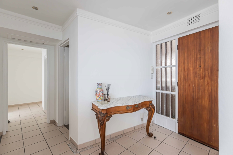 3 Bedroom Property for Sale in Sea Point Western Cape